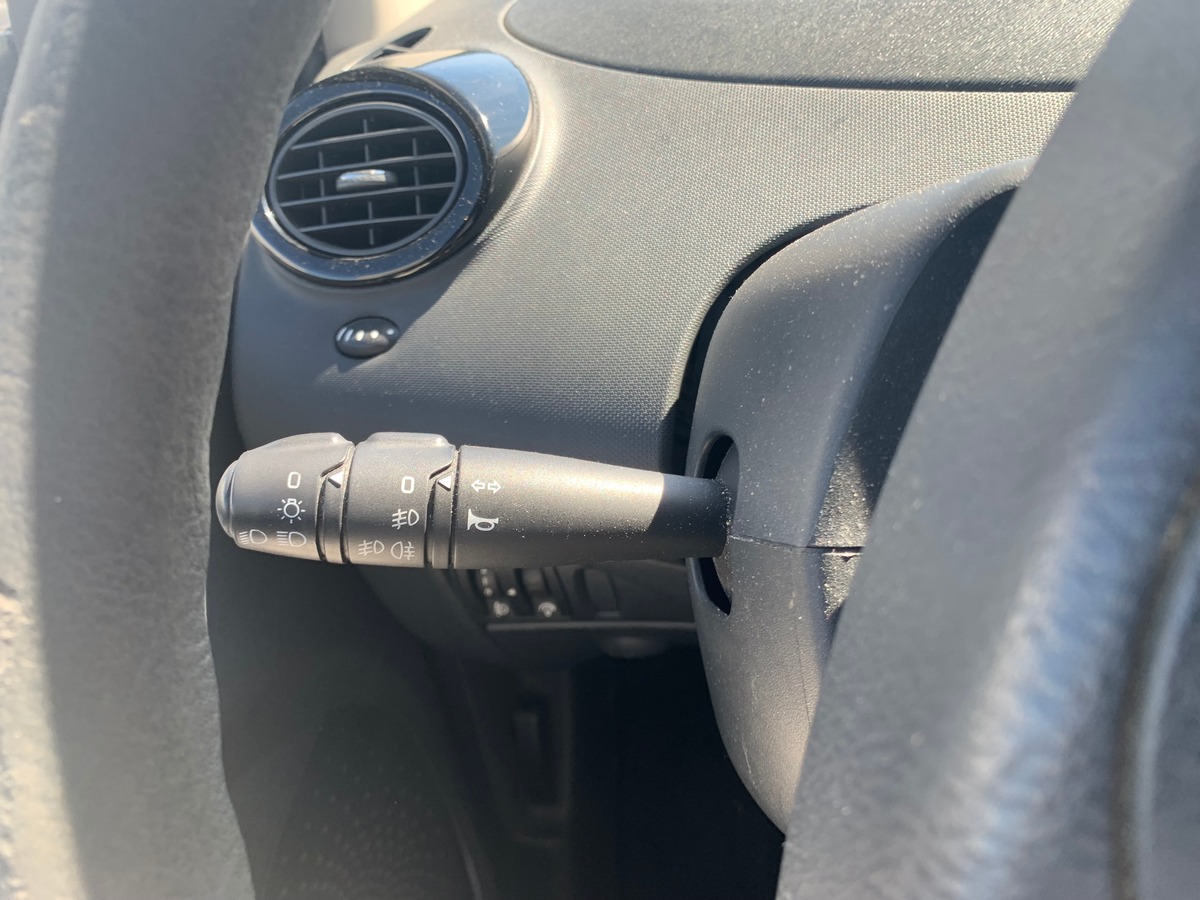 RENAULT Twingo 75 chevaux | Life | Premiére MAIN | Climatisation | Roue secours | Ordinateur de bord