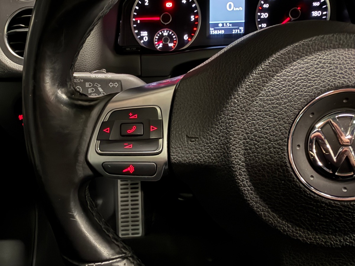 Volkswagen Tiguan 2.0 TDI R LINE TOIT PANORAMIQUE OUVRANT / CAMERA DE RECUL