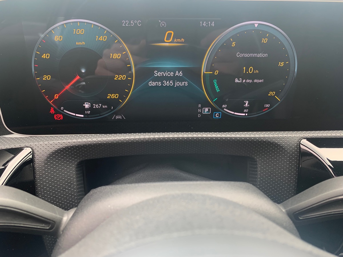 Mercedes-Benz Classe A 225 ch | AMG LINE | Toit ouvrant panoramique | Eclairage d'Ambiance | 4 MATIC