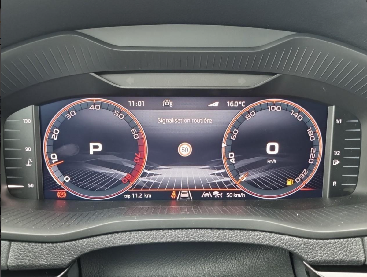 Skoda Karoq 1.5 tsi 150 sportline dsg7