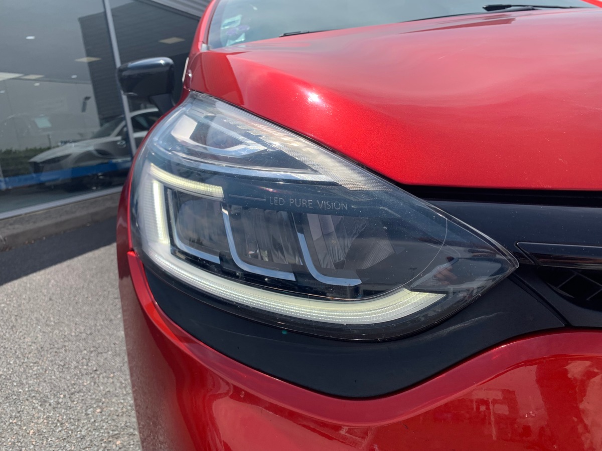 RENAULT Clio IV 200 ch | RS | Caméra recul | Régulateur vitesse | GPS | Bluetooth | Palettes volant