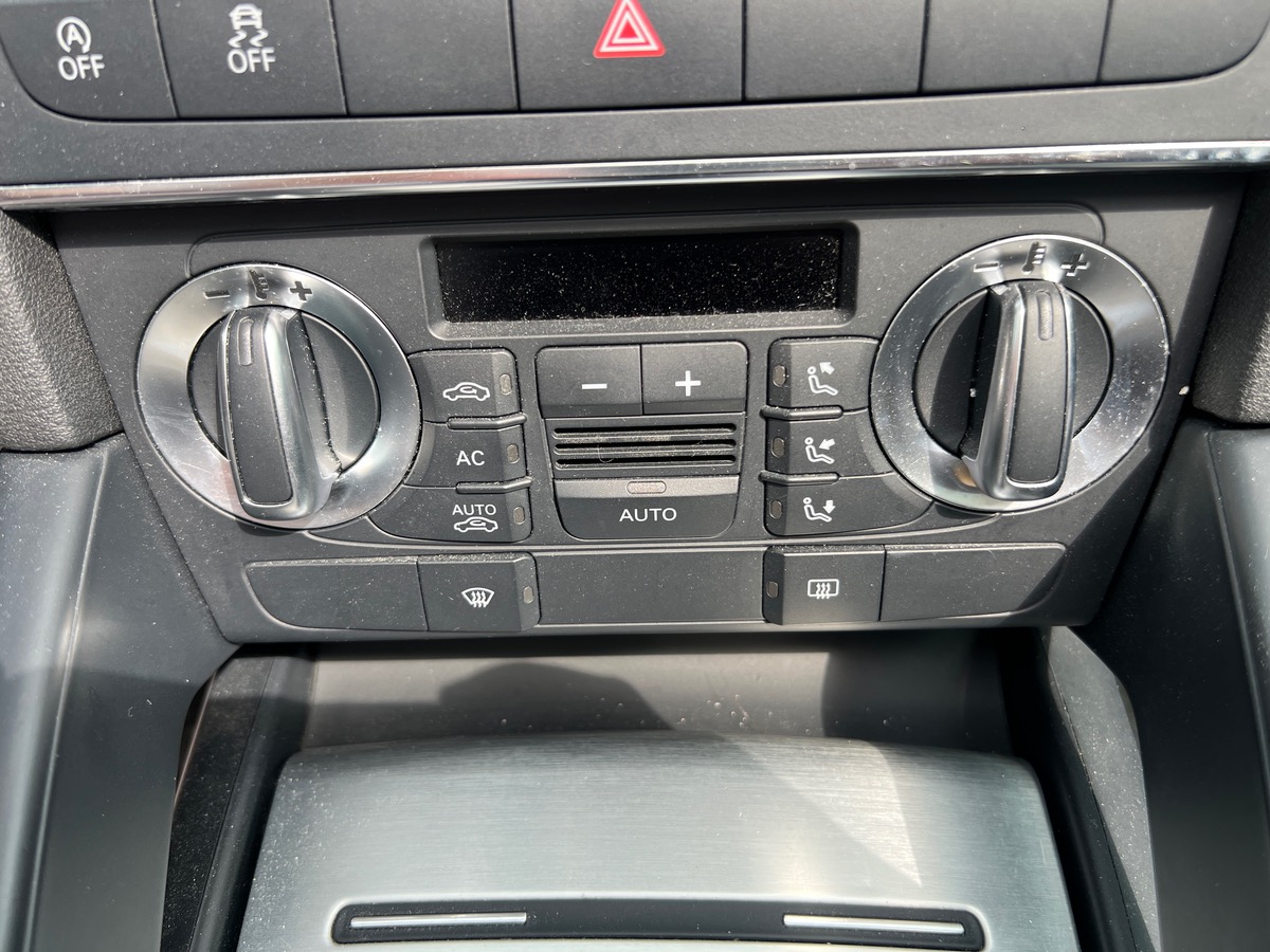 Audi A3 Cabriolet 1,6L TDI 105cv SLINE, SUIVI COMPLET, CARPLAY