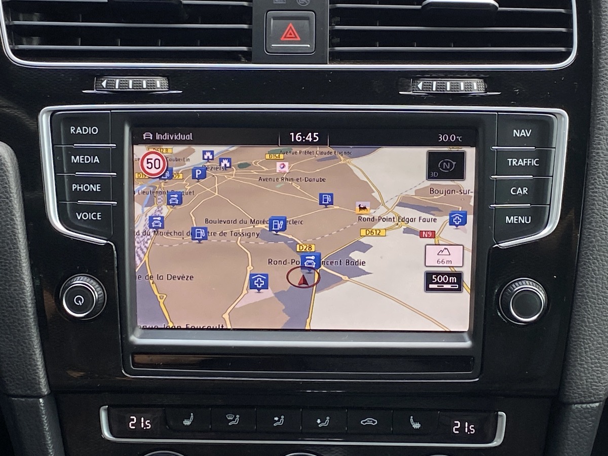 Volkswagen Golf VII 2.0 TSI 230ch GTI PERFORMANCE DSG6 5P / DCC / TO PANO / ACC / DYNAUDIO / CARPLAY