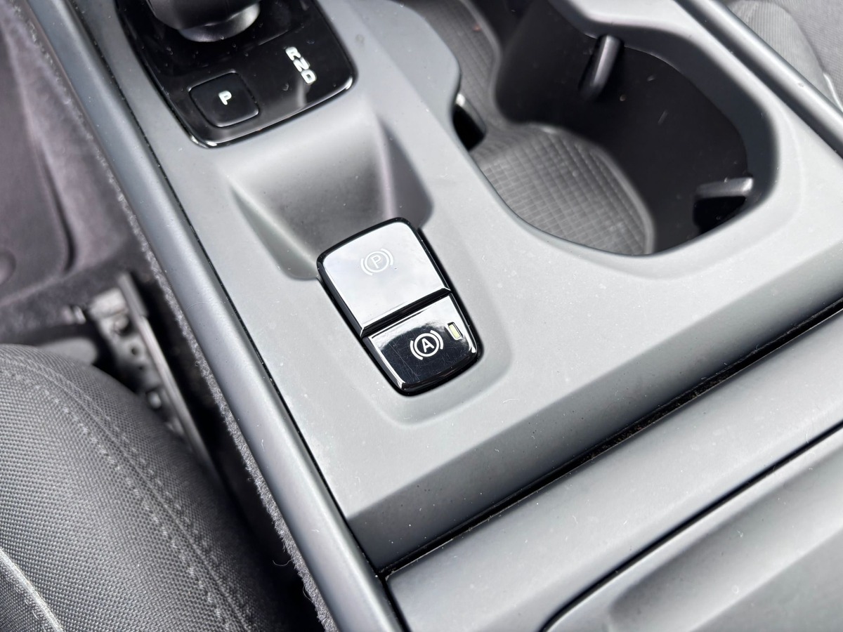 Volvo XC40 2.0 T6 HYBRID - TVA RECUPERABLE - Attelage électrique