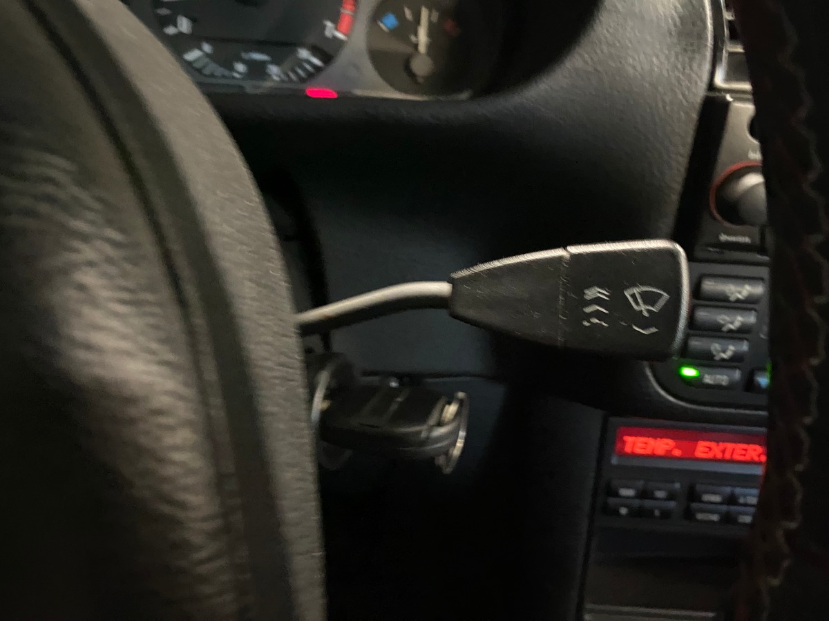 Bmw Série 3 E36 328i Berline Pack M individuel 193cv Toit Ouvrant