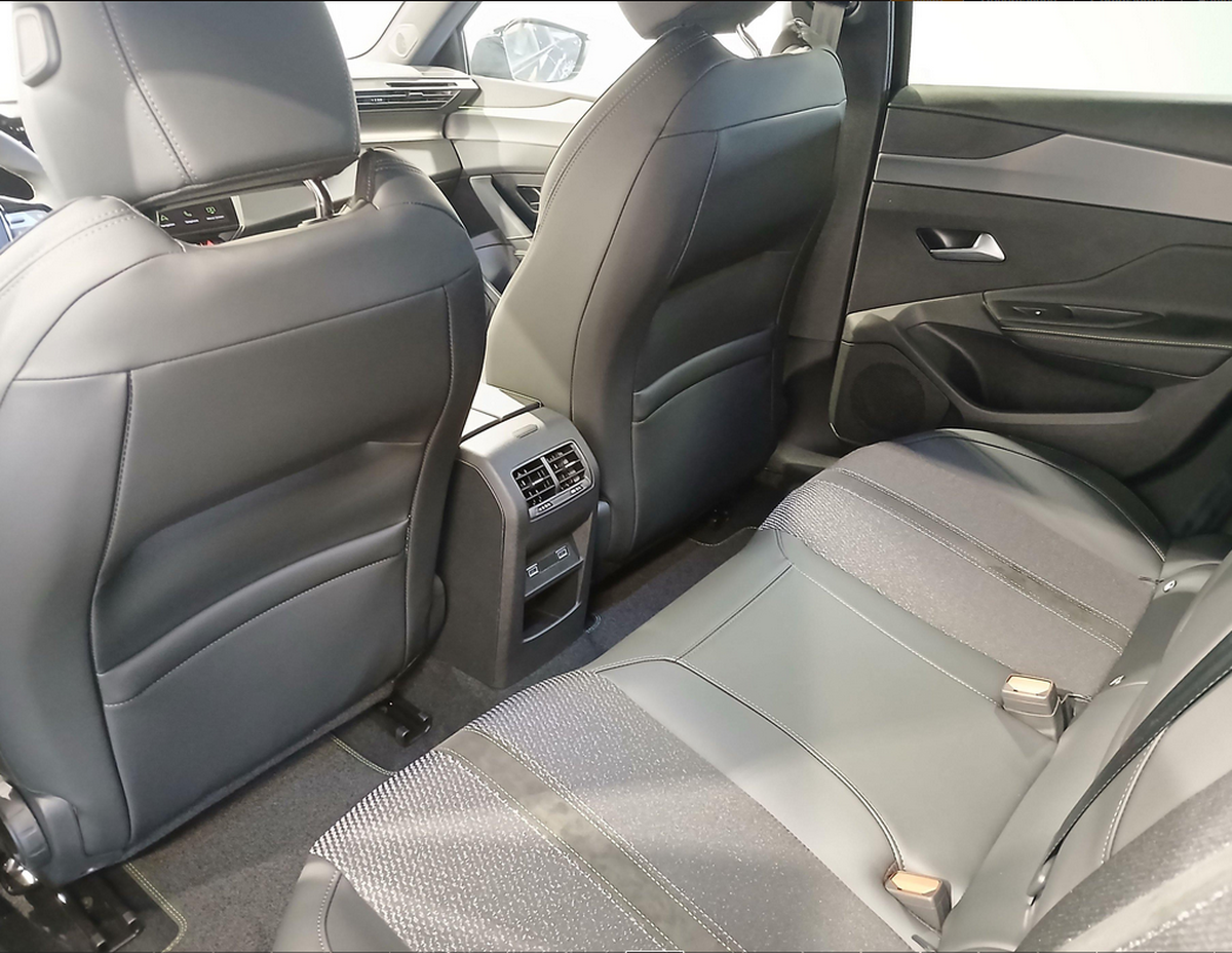 Peugeot 308 BlueHDi 130 ch S S EAT8 | GT | Mirror Screen | Plusieurs coloris dispo | Dernier en Noir