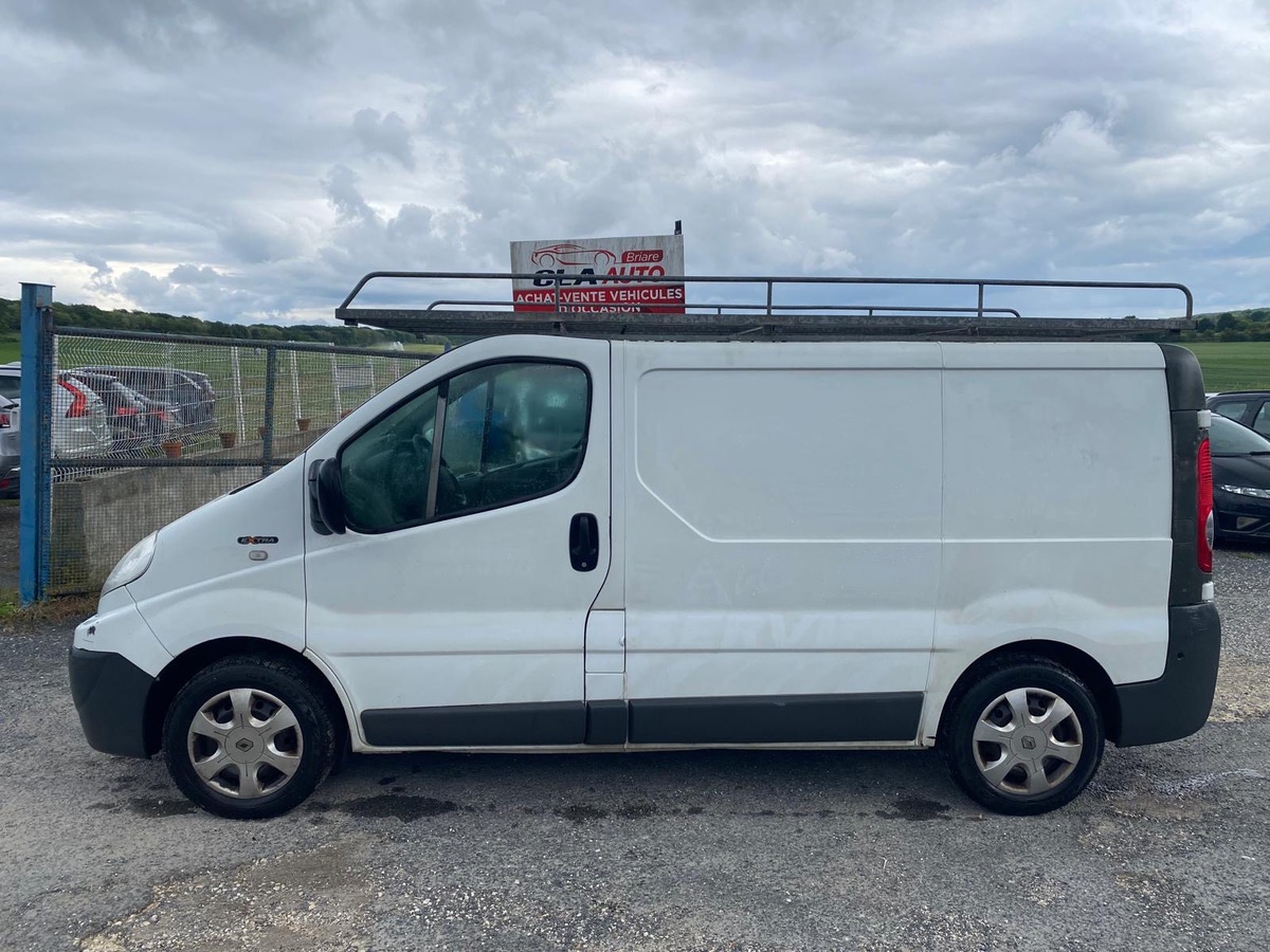 RENAULT Trafic 2.0 dci a chaîne extra  1ere main  TVA RÉCUPÉRABLE