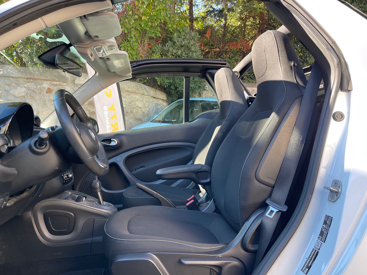 Smart FORTWO Cabriolet 90 CV / Caméra de recul / GPS / Jantes / KM Réel