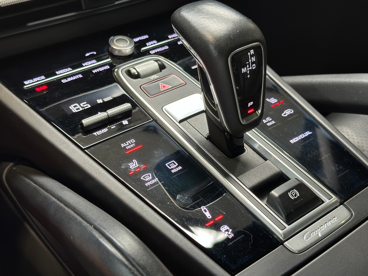 Porsche Cayenne III 3.0 V6 462 ch E-Hybrid AWD