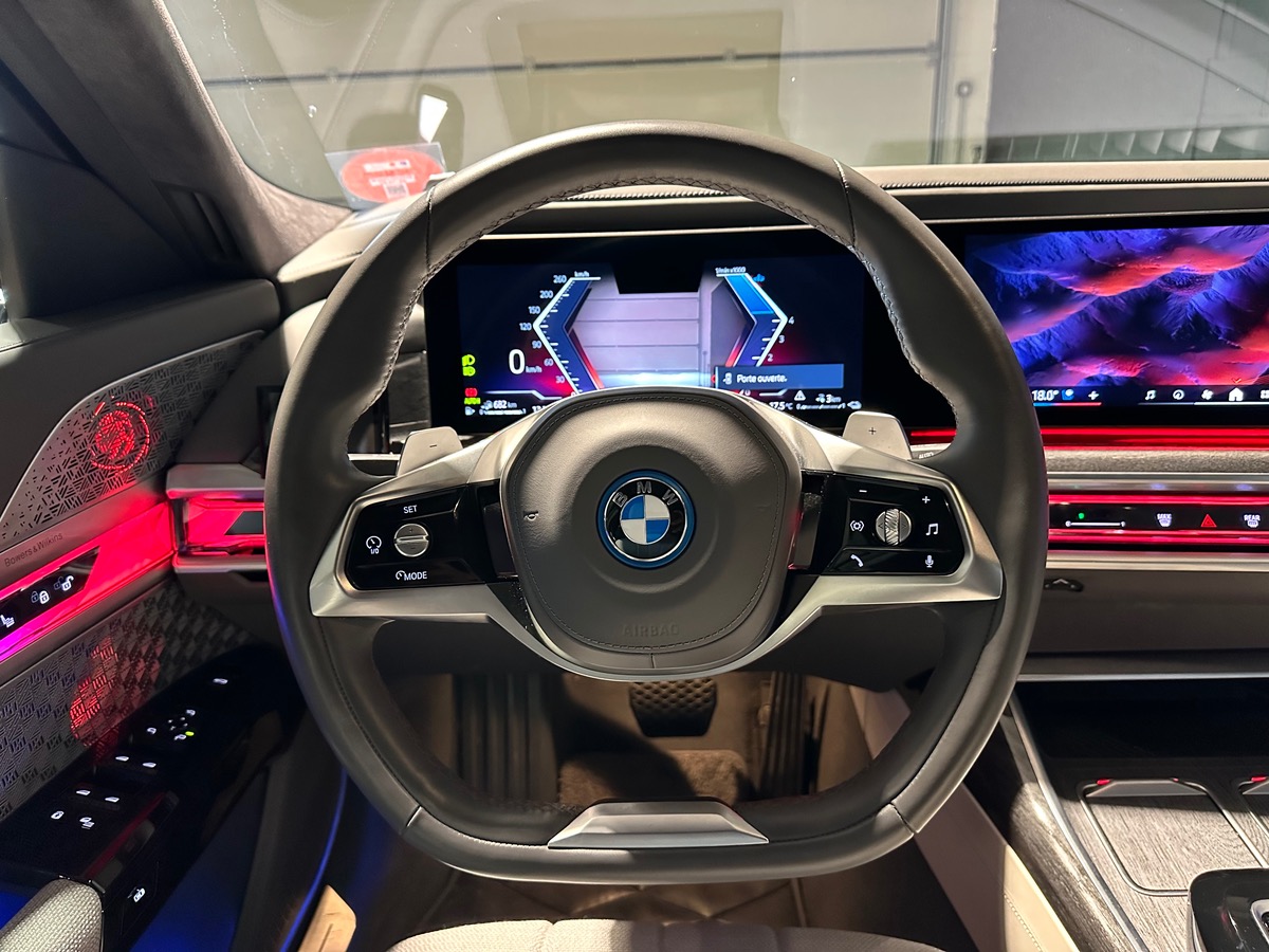 Bmw Série 7 750 xe  **** Full Options **** Tva Récupérable