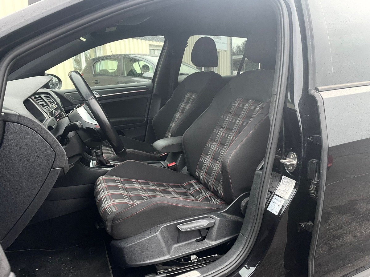 Volkswagen Golf 7.5 GTI PERFORMANCE 2.0 TSI 245  DSG7 5P