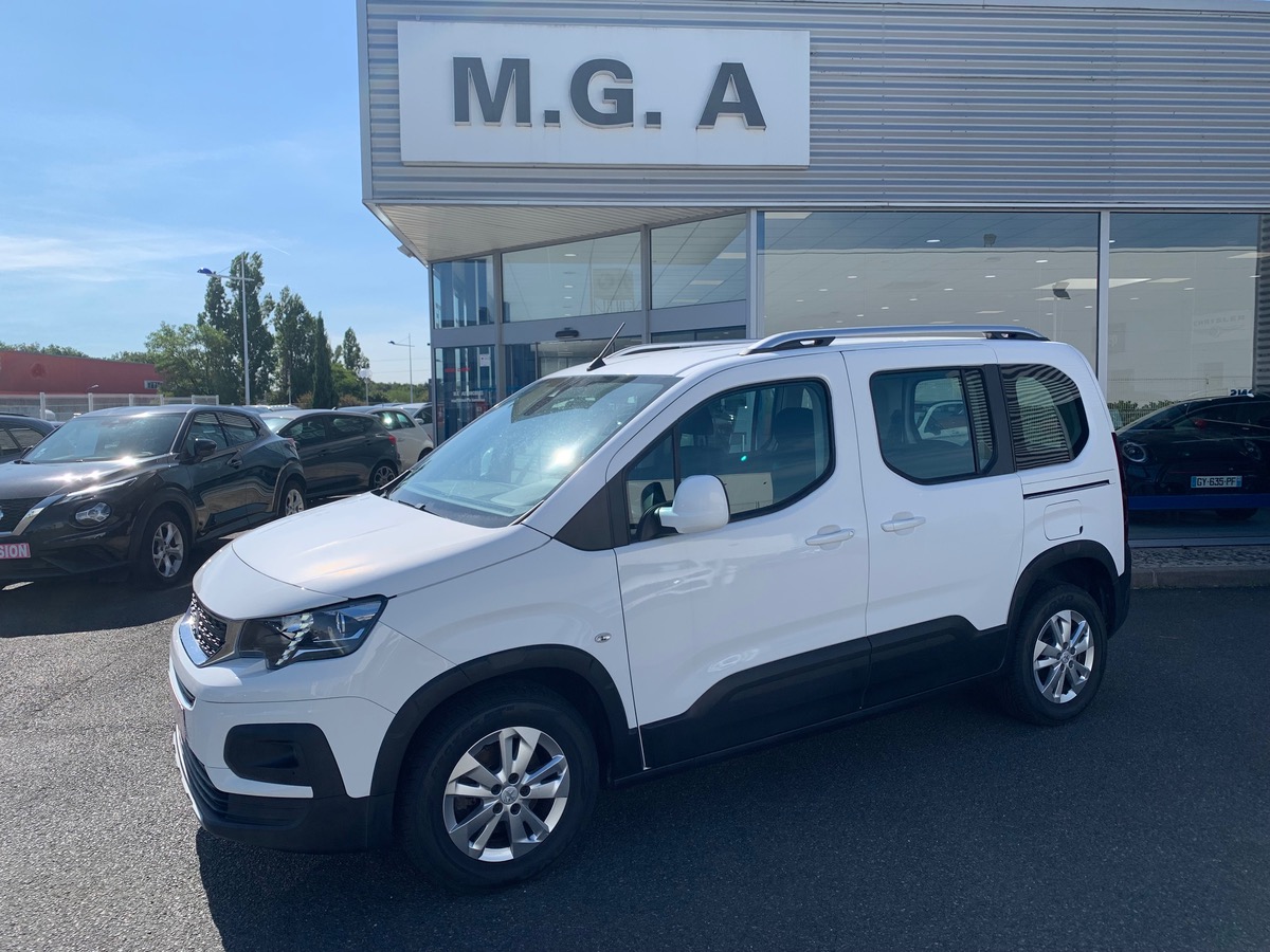 Peugeot Rifter 102 ch | Allure | 7 places | GPS | Roue de secours | Radar de stationnement arriére