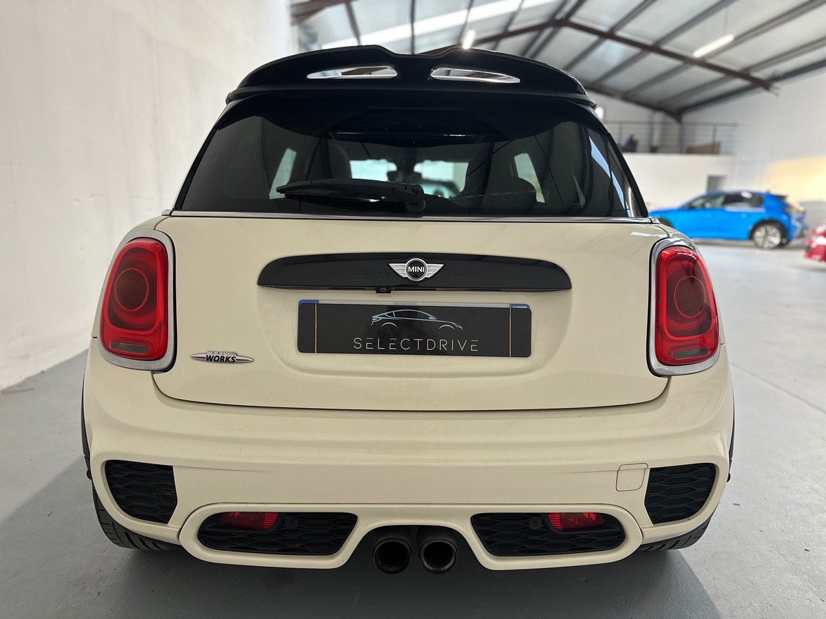 Mini Cooper III (F56) 2.0 231cv JCW BVA6 Harman Kardon / Toit Ouvrant / Echappement Sport