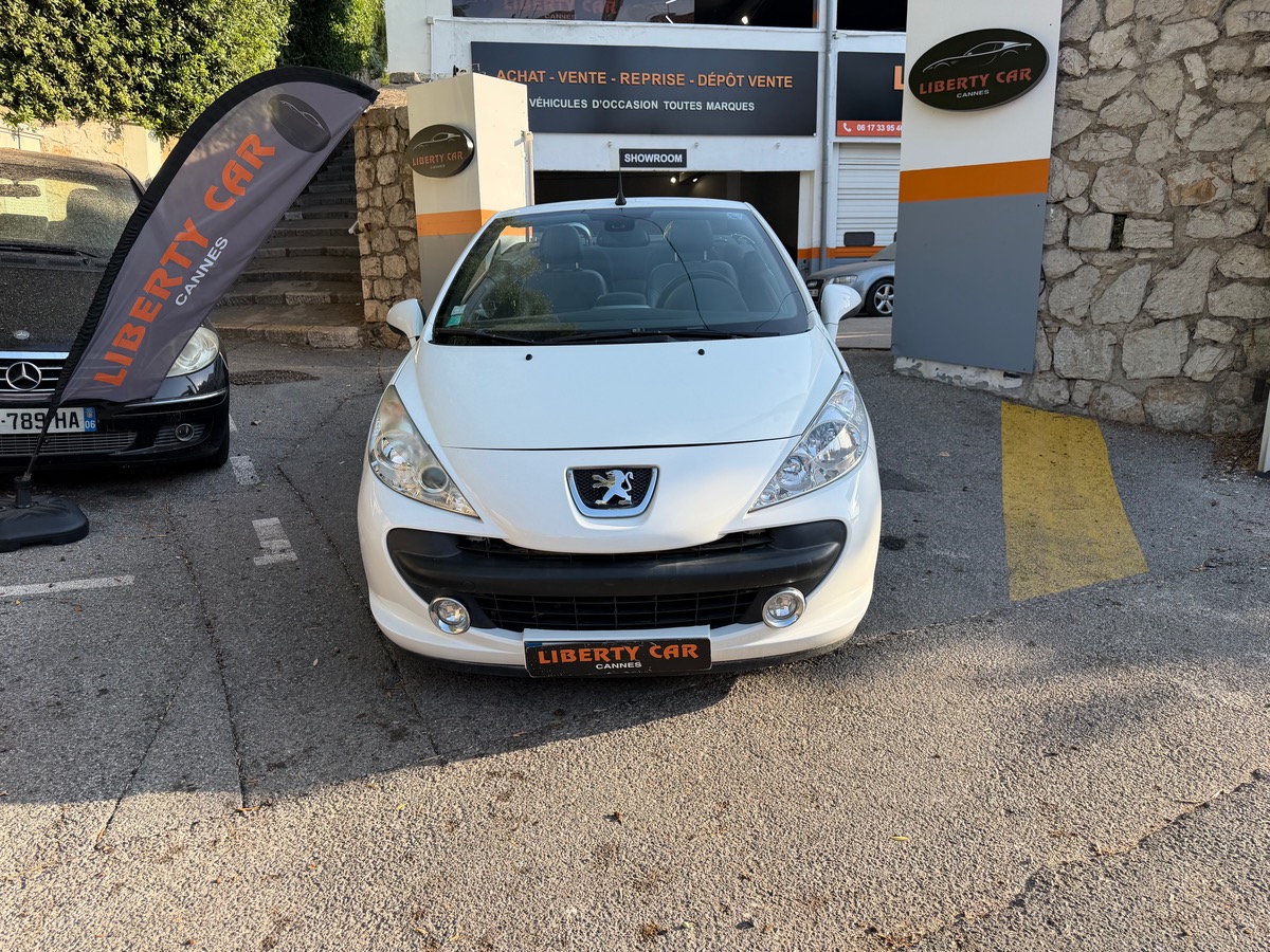Peugeot 207 CC 1.6 120 CV / 1er Main /KM Réel / Boîte auto / GPS / Intérieur Cuir/ Féline