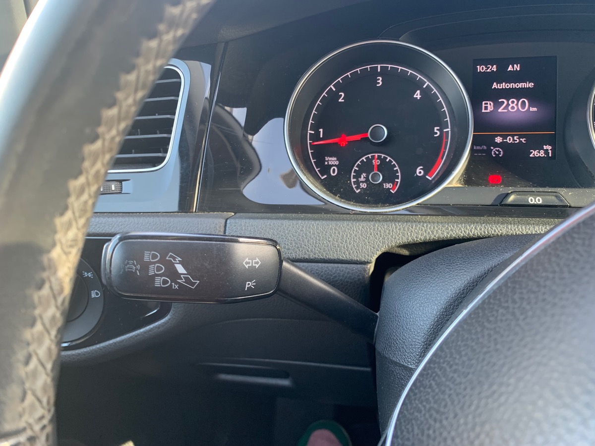 Volkswagen Golf 150 | Carat | JA 18" Durban | Suspensions Sport | Régulateur vitesse et de distance