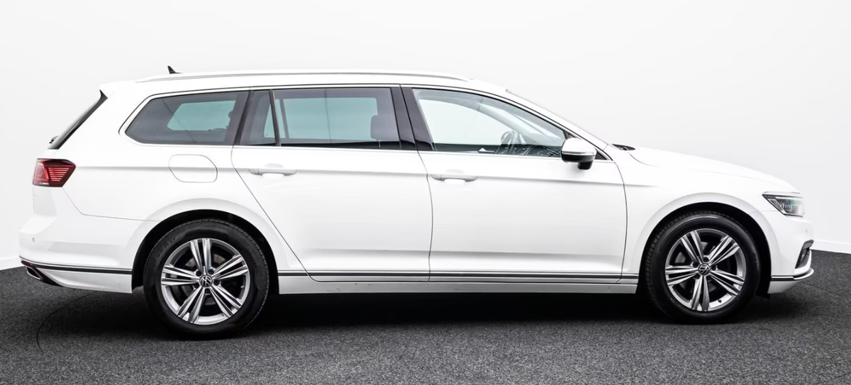 Volkswagen Passat SW VIII 2.0 TDI EVO 200ch Elegance 4Motion DSG7 Toit ouvrant Attelage