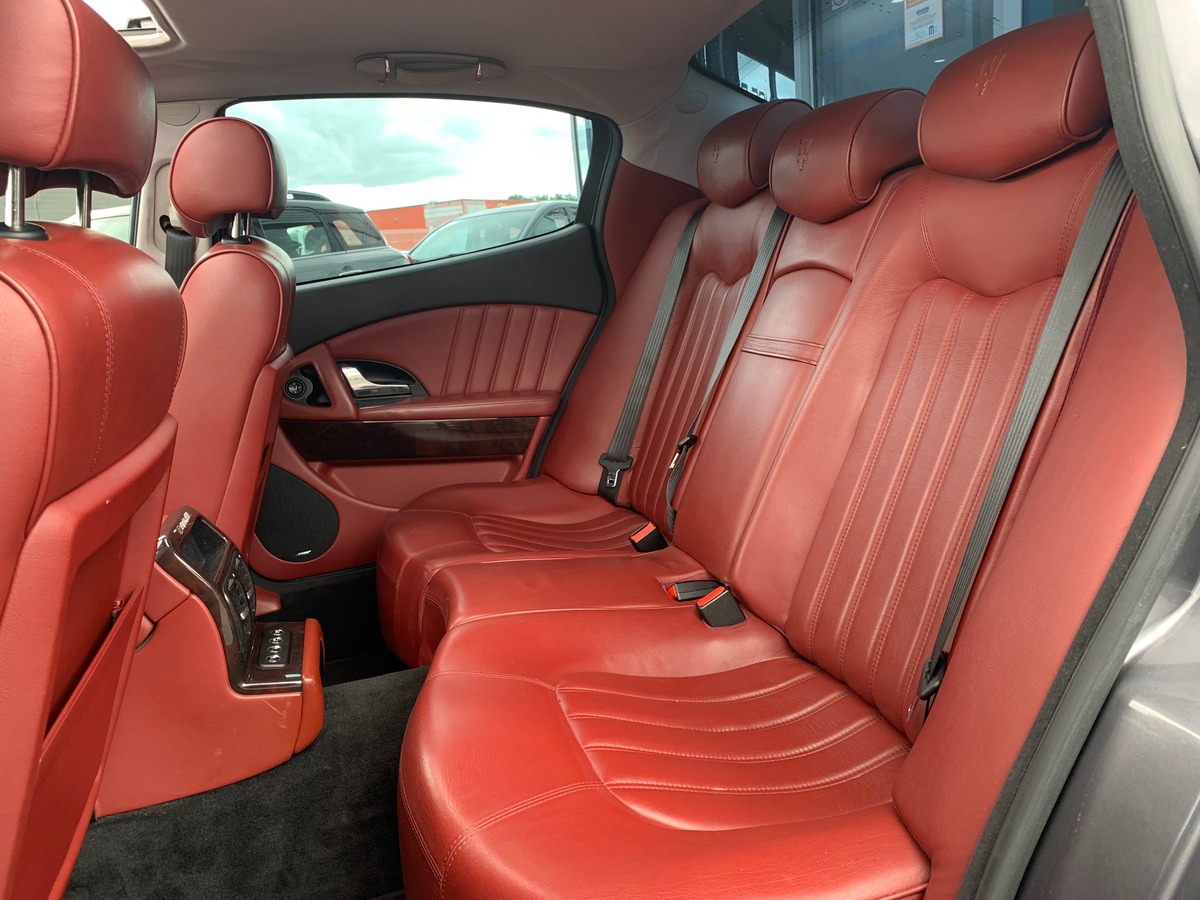 Maserati Quattroporte 4.2 | 401 chevaux | GPS | Régulateur de vitesse | Toit ouvrant électrique