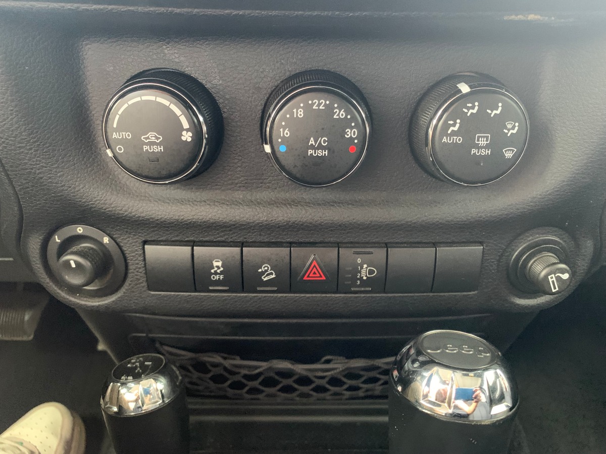 Jeep Wrangler Unlimited 284 ch | Equipé Ethanol | 5 Places | Climatisation | Radar | Climatisation