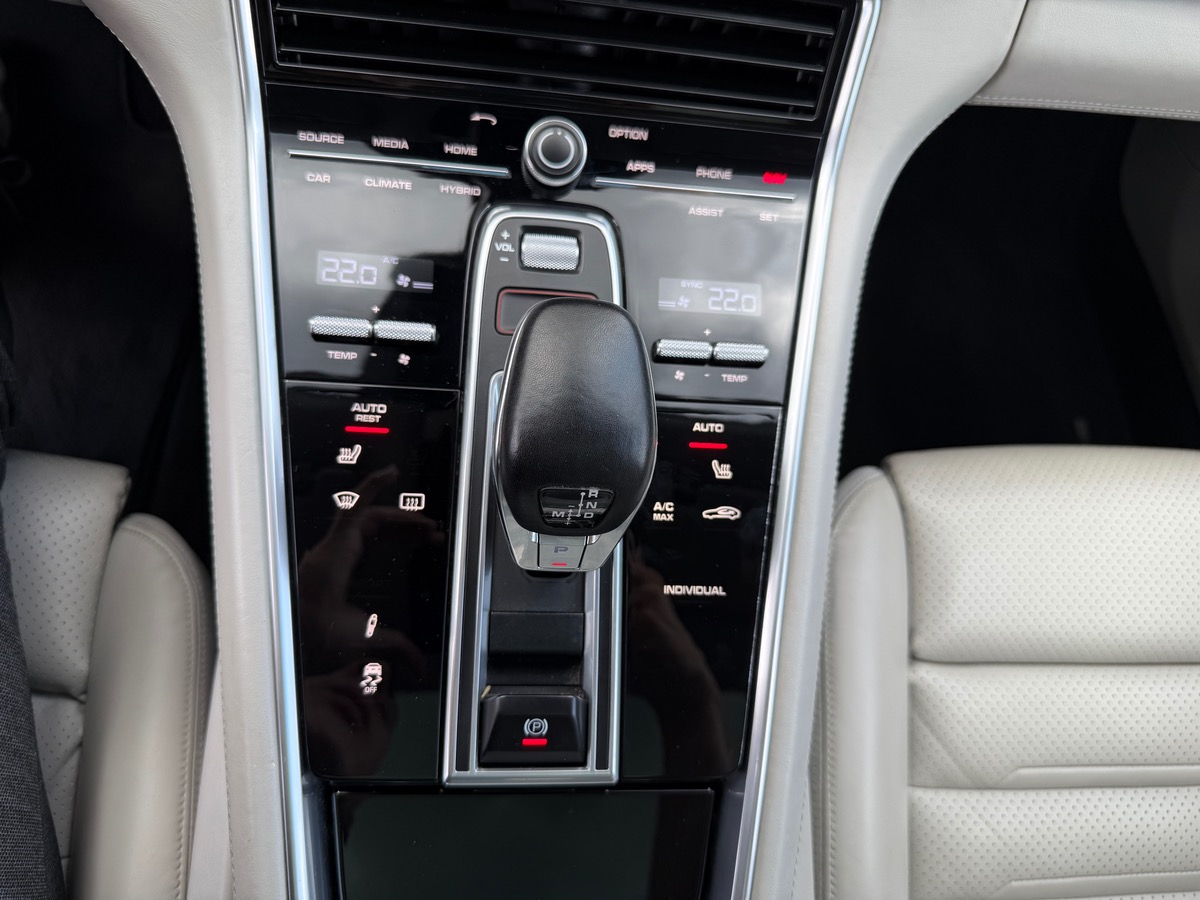 Porsche Panamera Sport Turismo E-Hybrid 3.0 V6 462