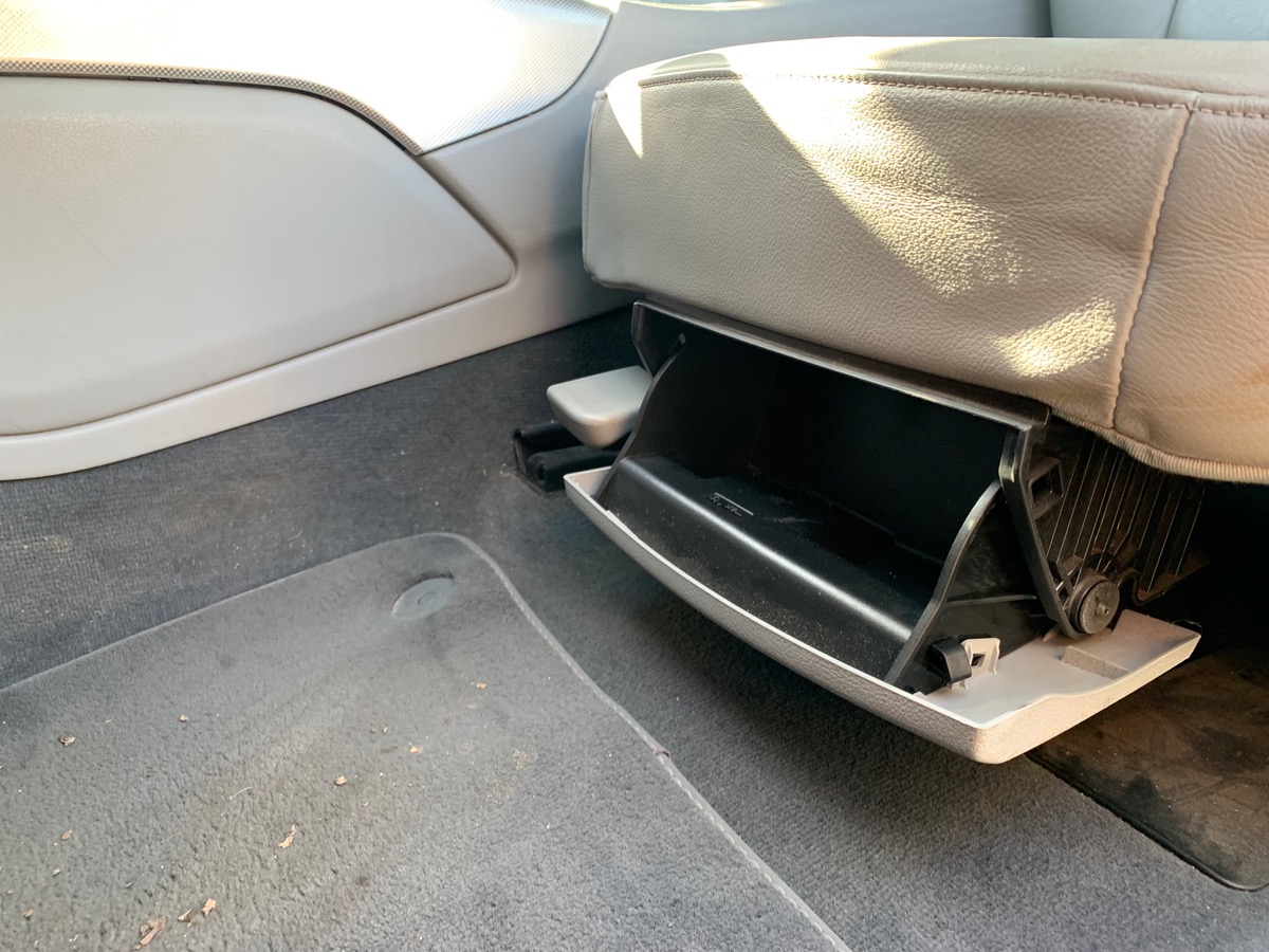 Audi A6 Avant 204 ch | V6 | Radar de stationnement avant arriére | Régulateur vitesse | GPS | Cuir