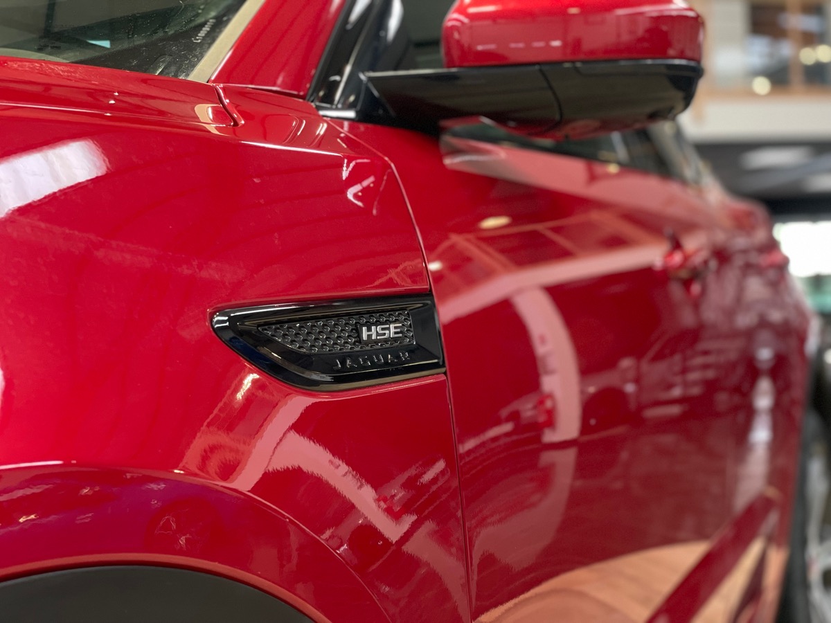 Jaguar E-Pace 2.0L P-250 AWD R-DYNAMIC HSE - TOIT PANO/VOLANT CHAUFFANT