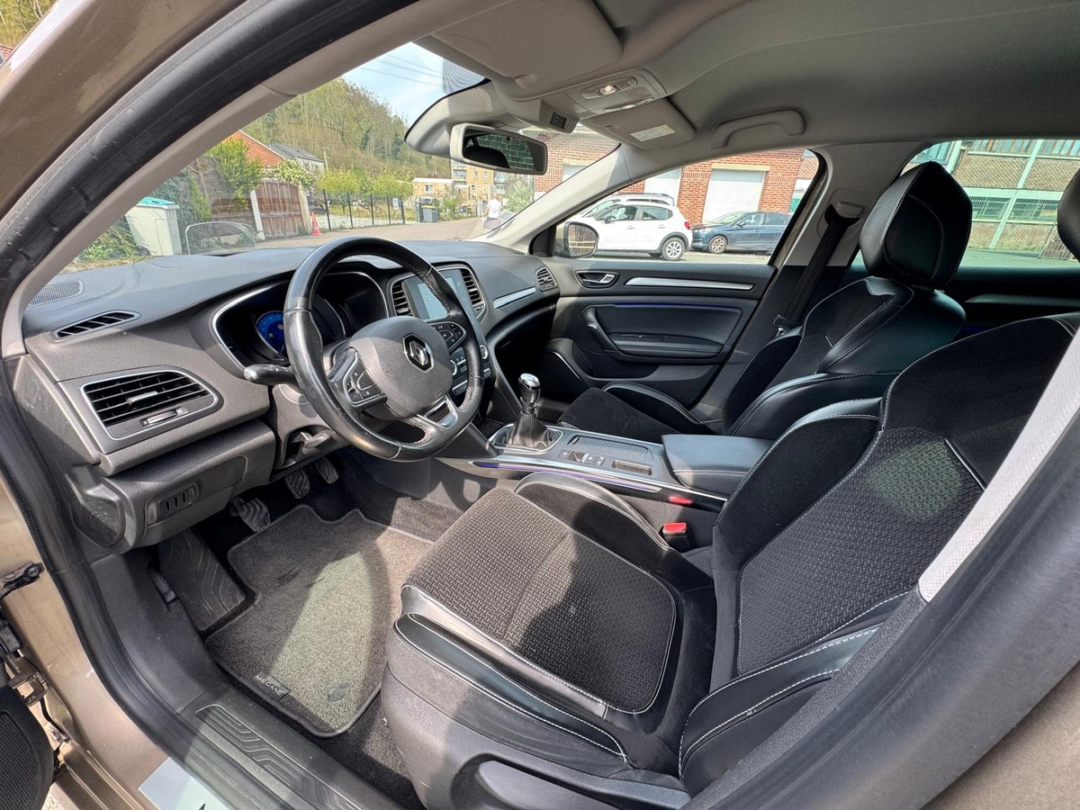 RENAULT Megane IV 1.2 TCe 130 cv iNTENS