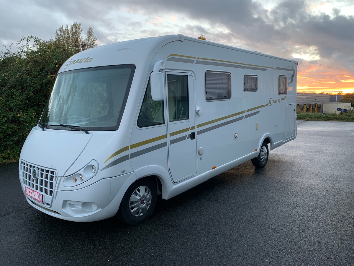 Fiat FIAT Bavaria intégrale i 740 style 130 | 4 couchages | Options Suspensions pneumatiques à l'arriére et Climatisation arriére