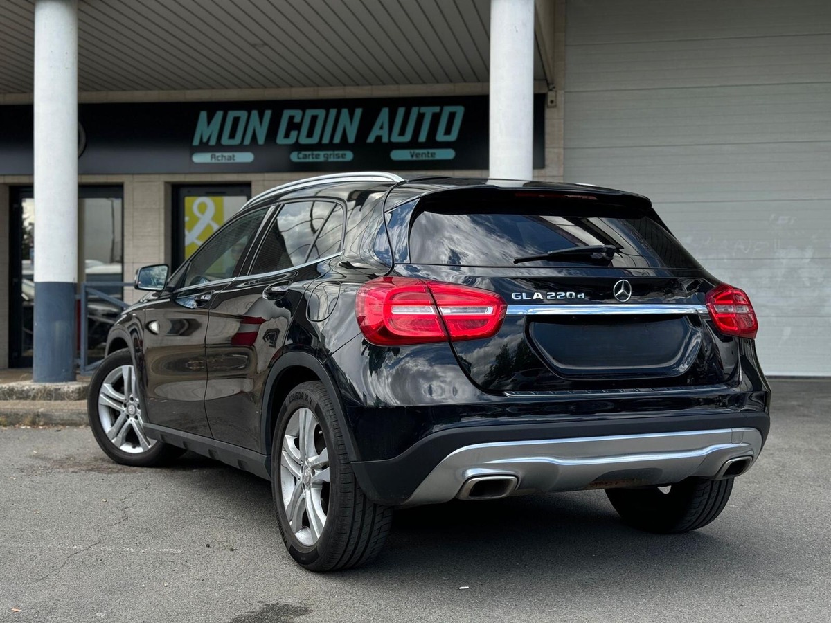 Mercedes-Benz GLA 220 D Sensation 2.1 CDi 4matic 7G-DCT 177 cv / Caméra de recul / Sellerie cuir