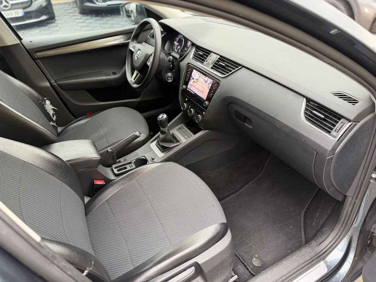 Skoda Octavia Combi Phase 2 1.5 TSI 150 cv - CARPLAY - 1 ERE MAIN - ENTRETIEN VW -DEMARRAGE SANS CLE