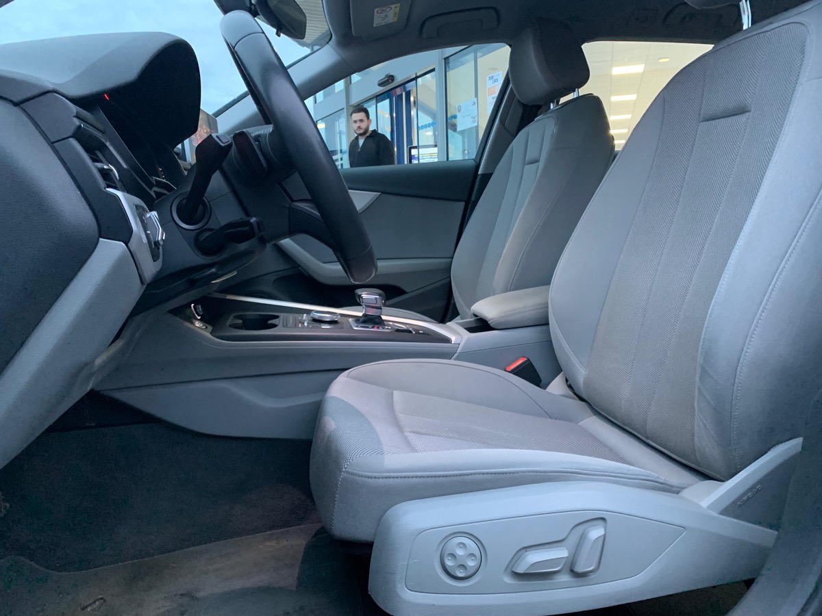 Audi A4 Avant 150 ch | Caméra 360° | Virtual cockpit |  Attelage amovible | Sièges chauffants