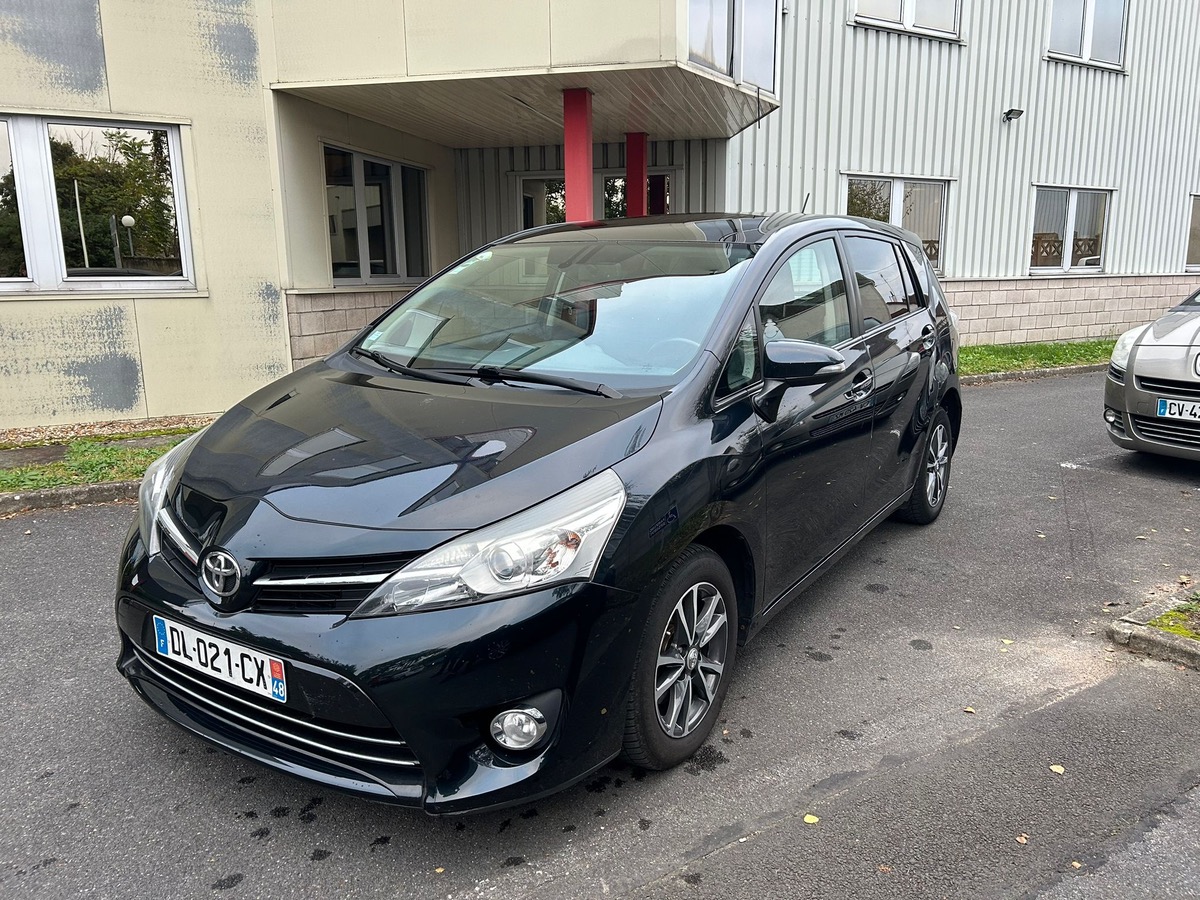 Toyota Verso 112 D-4D 7 place 1er mains