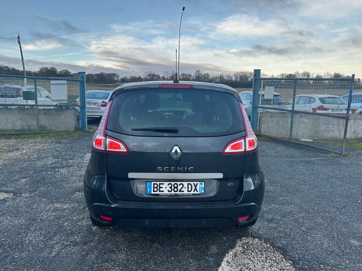 RENAULT Scenic III 1.9 dci 130 1ère main 5990e toutes option toit ouvr