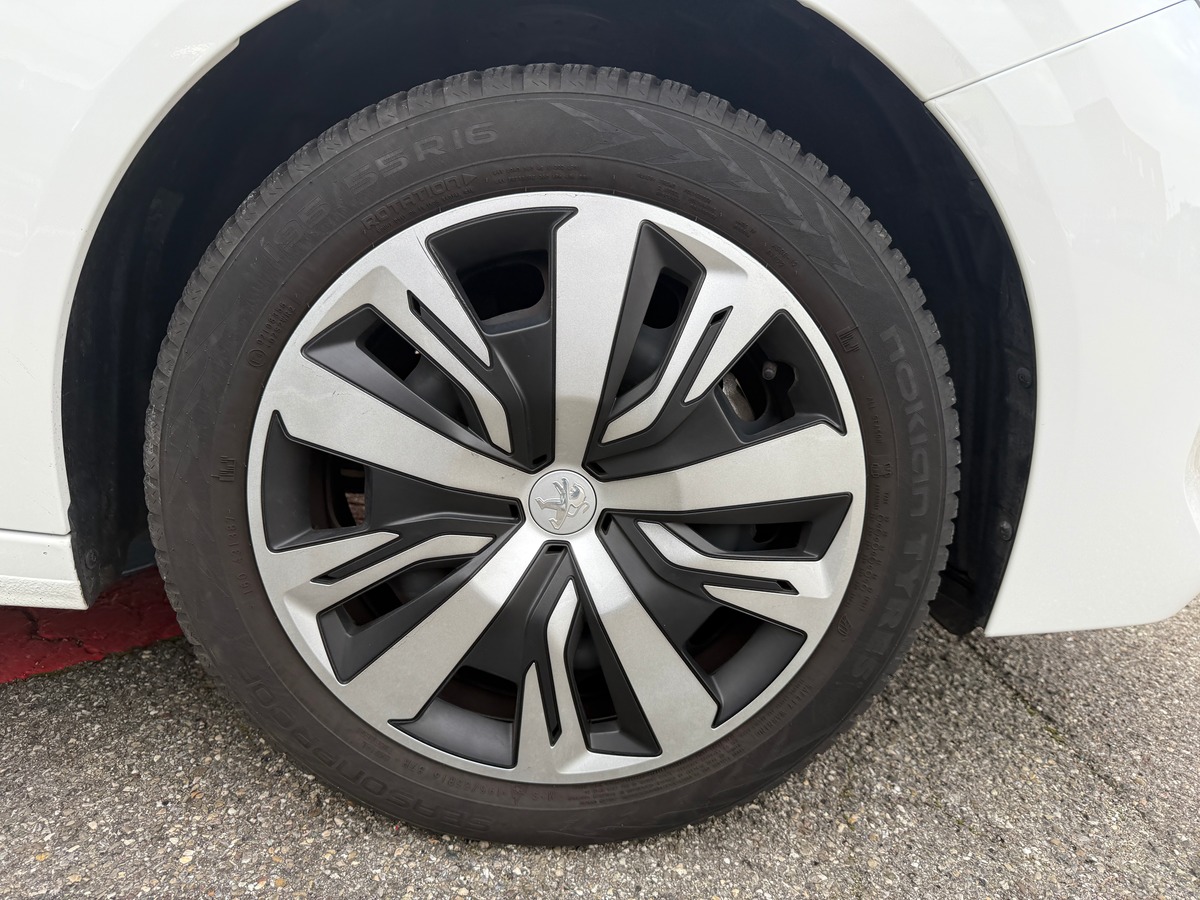 Peugeot 208 II 5 Portes 1.2 PureTech EAT8 S&S 100 cv, Suivi COMPLET