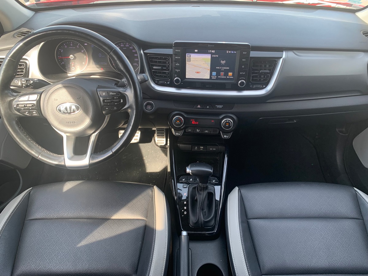 Kia Stonic 120 ch | Premium | Caméra recul | Régulateur vitesse | Apple car Play | Siéges chauffants