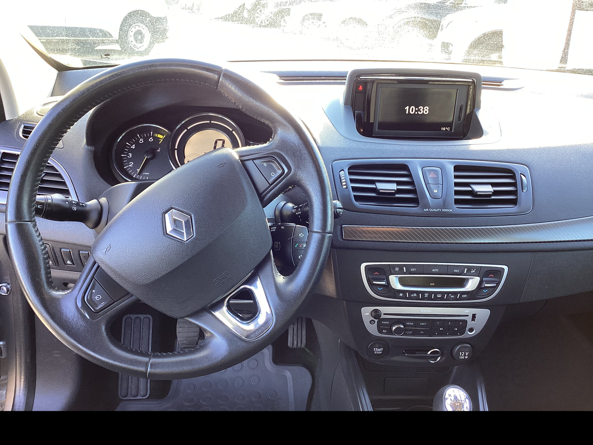 RENAULT Megane 1.2 Paris