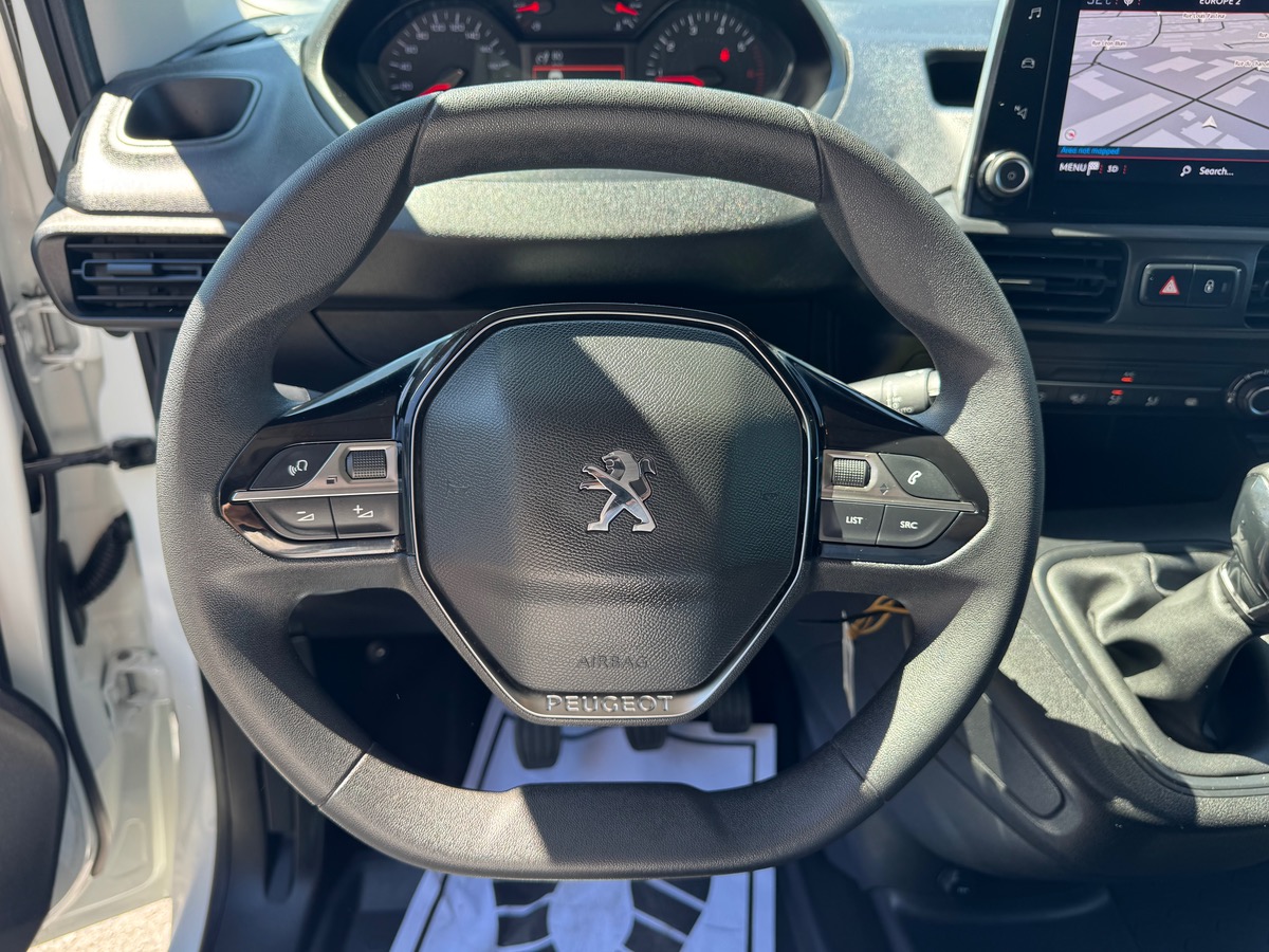 Peugeot Partner L3 LONG 1.5 BHDI 100CH PREMIUM PACK + ATTELAGE / 2 PLACES