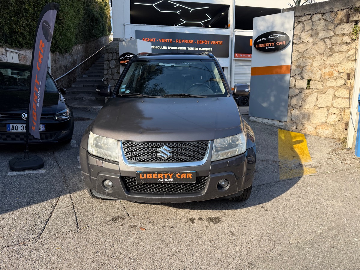 Suzuki Grand Vitara 1.9 DDIS 129 CV / 1er Main / 4WD / Toit Ouvrant / 5 Portes / GPS /Cim