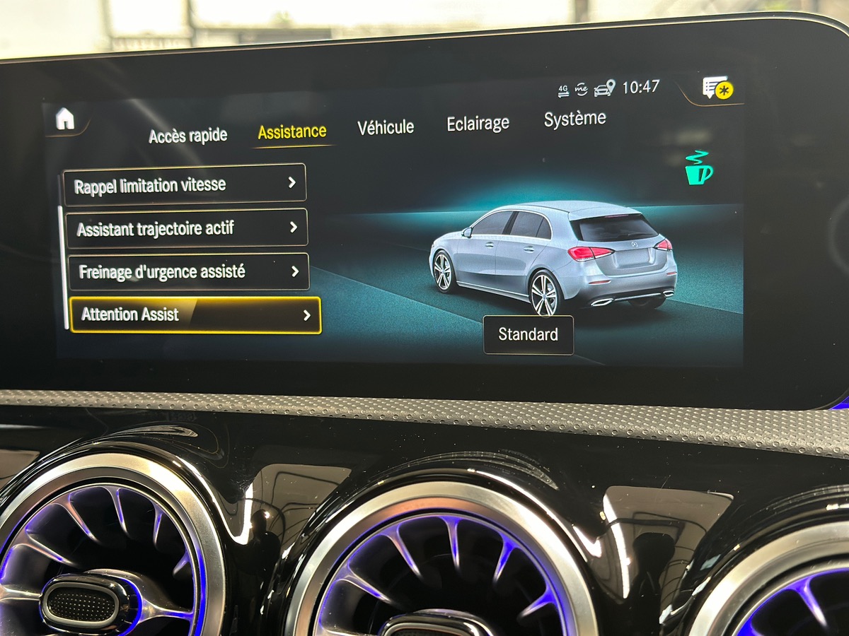 Mercedes-Benz Classe A 200 D AMG LINE - TOIT OUVRANT / GARANTIE MERCEDES 24 MOIS
