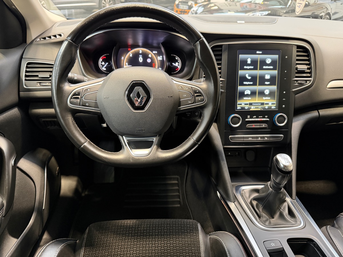 RENAULT Megane Estate IV DCI 130 cv Energy Intens / Attelage / Hifi BOSE / Caméra