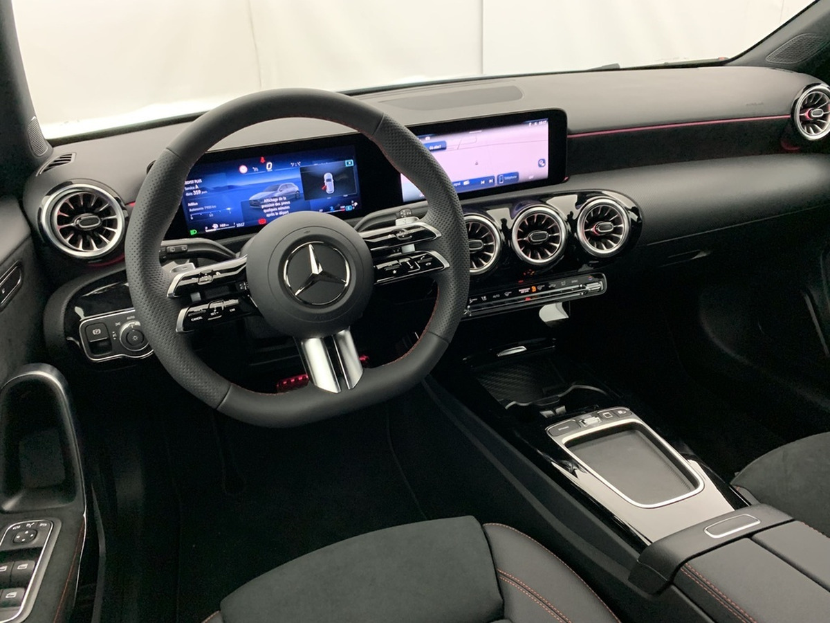Mercedes-Benz Classe A 150 ch | 200 d 8G-DCT AMG Line | Éclairage d'ambiance | PLUSIEURS COLORIS