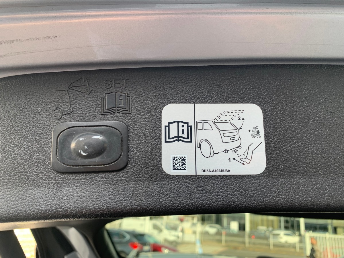 Ford Kuga 120 chevaux | St-Line | Caméra de recul | Attelage | GPS | Coffre assisté électriquement