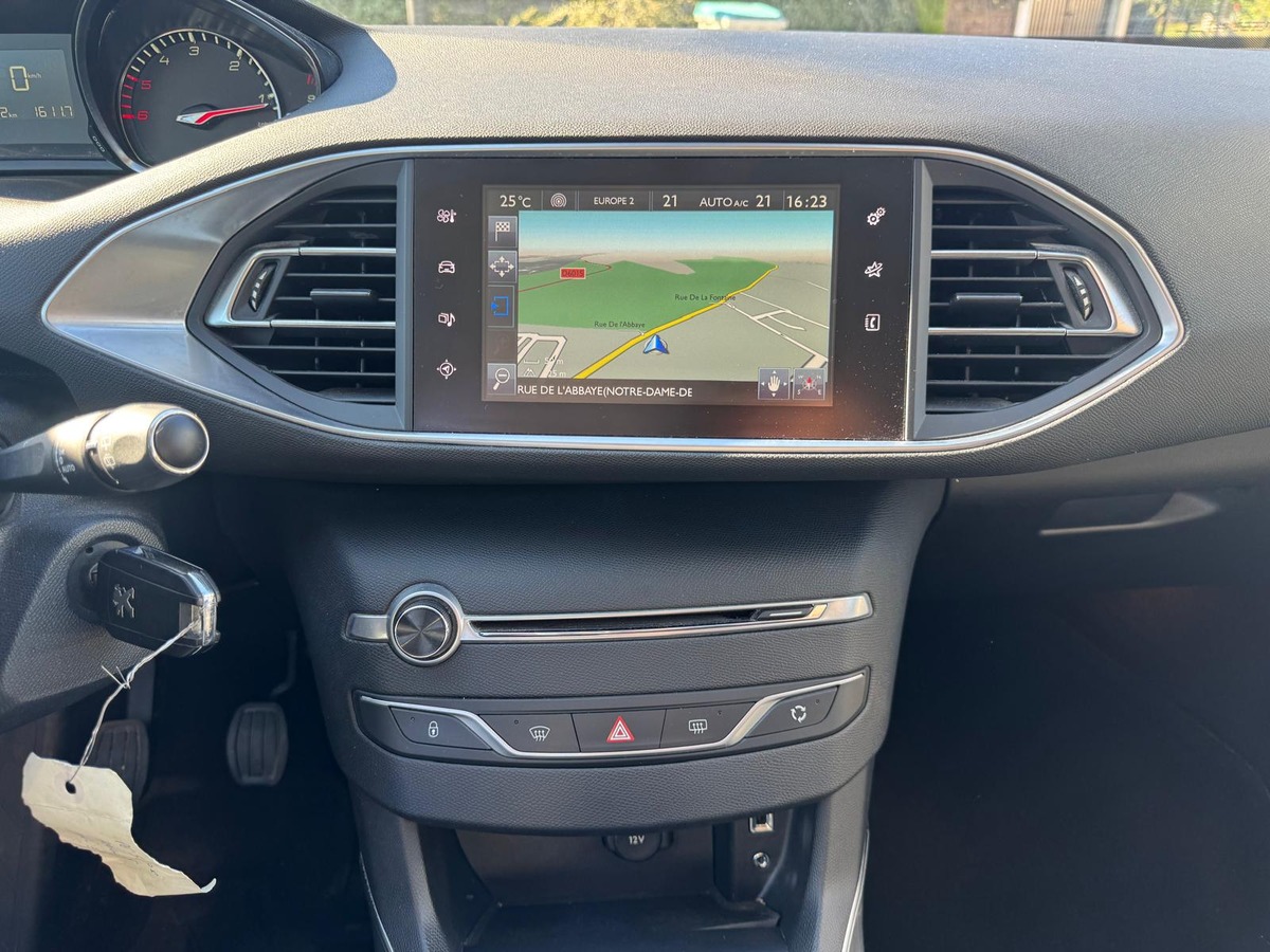 Peugeot 308 1.6 Blue-Hdi 120cv Allure - Garantie - première Main