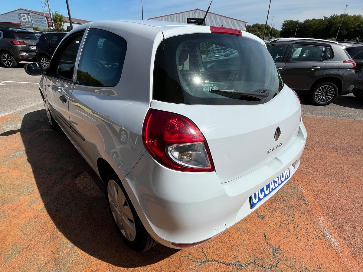 RENAULT Clio III Phase 2 1.2 i eco2 75 ch