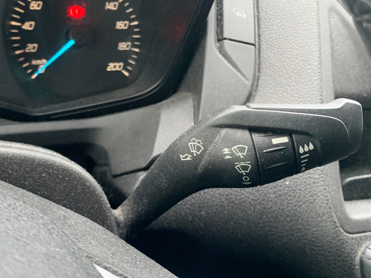 Ford TRANSIT CUSTOM 125 ch | Commandes du système audio au volant | Régulateur/limiteur de vitesse