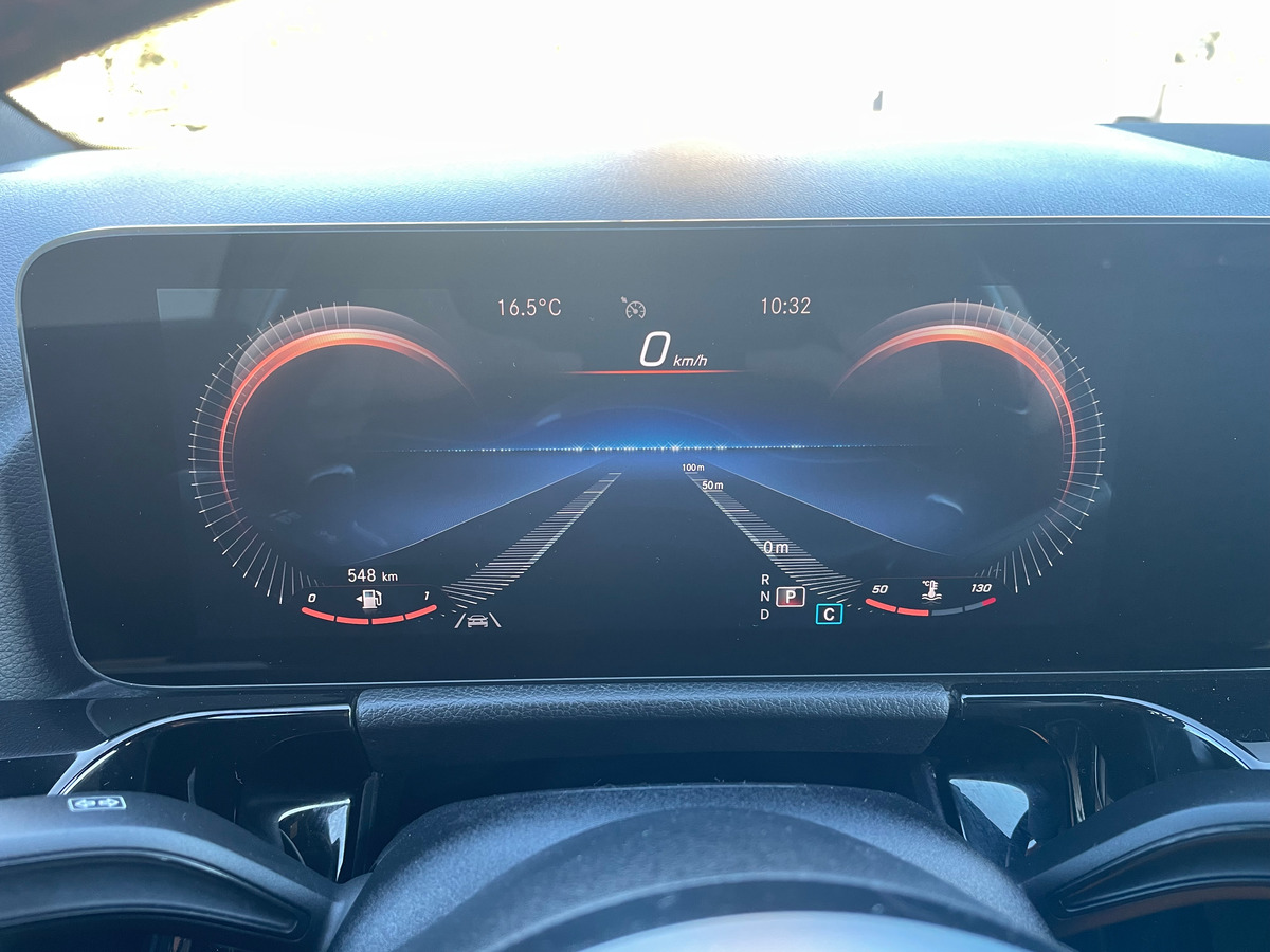 Mercedes Benz GLA 200 AMG