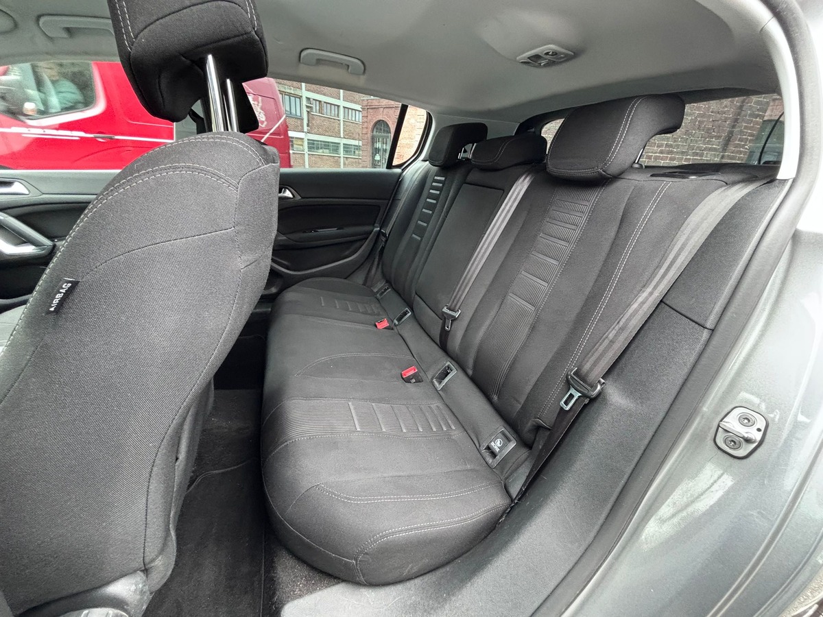 Peugeot 308 1.6 Blue-HDi Allure - Révisée - Garantie