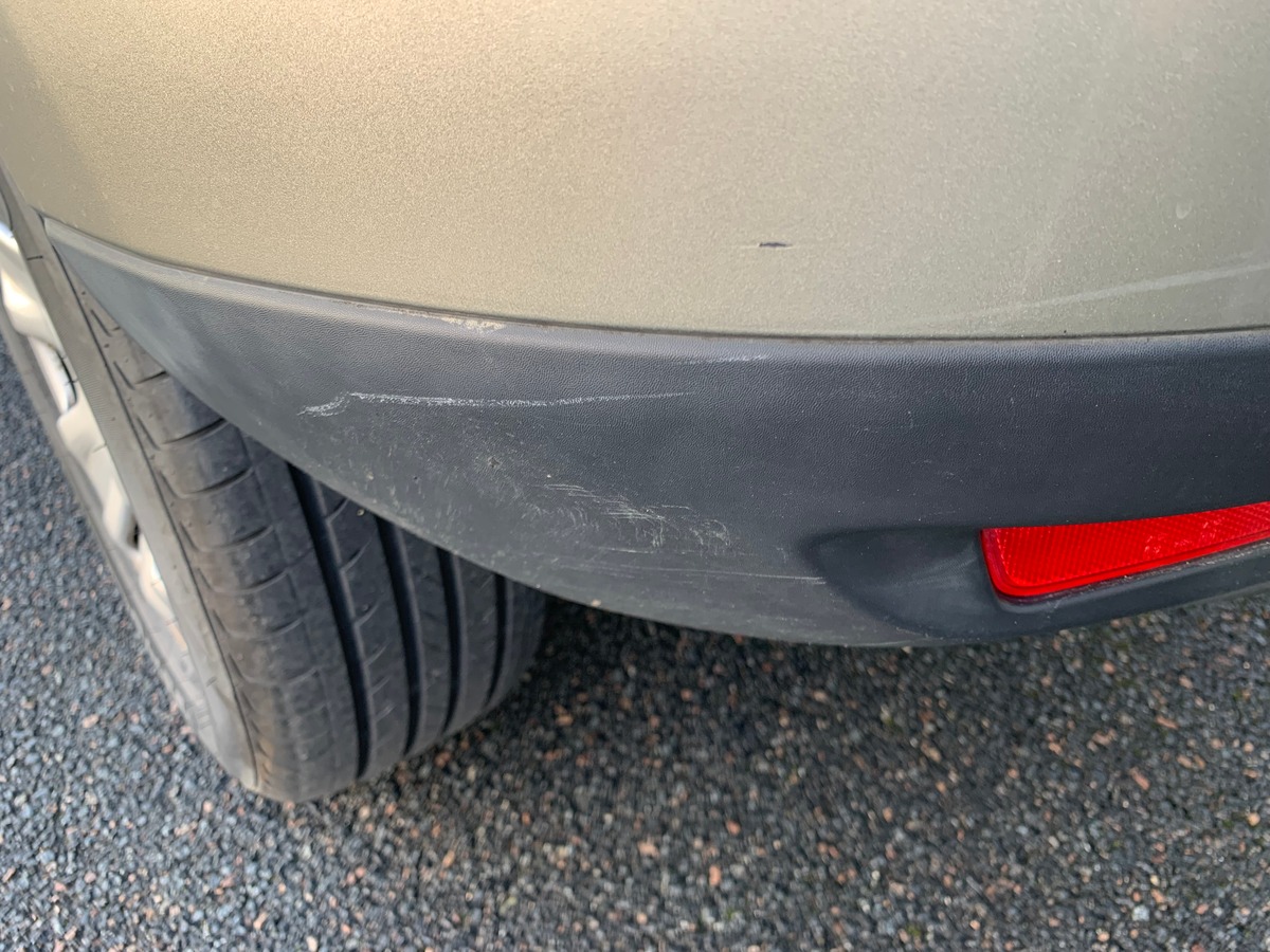 Dacia Duster 105 ch | Laureate | Bioethanol | Roue secours | Climatisation | Radio mono-CD MP3