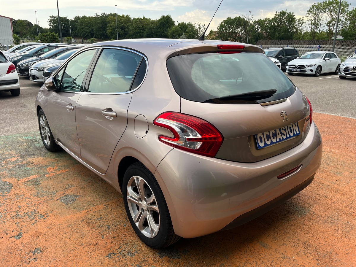 Peugeot 208 5 Portes 1.2 VTi 82 ch