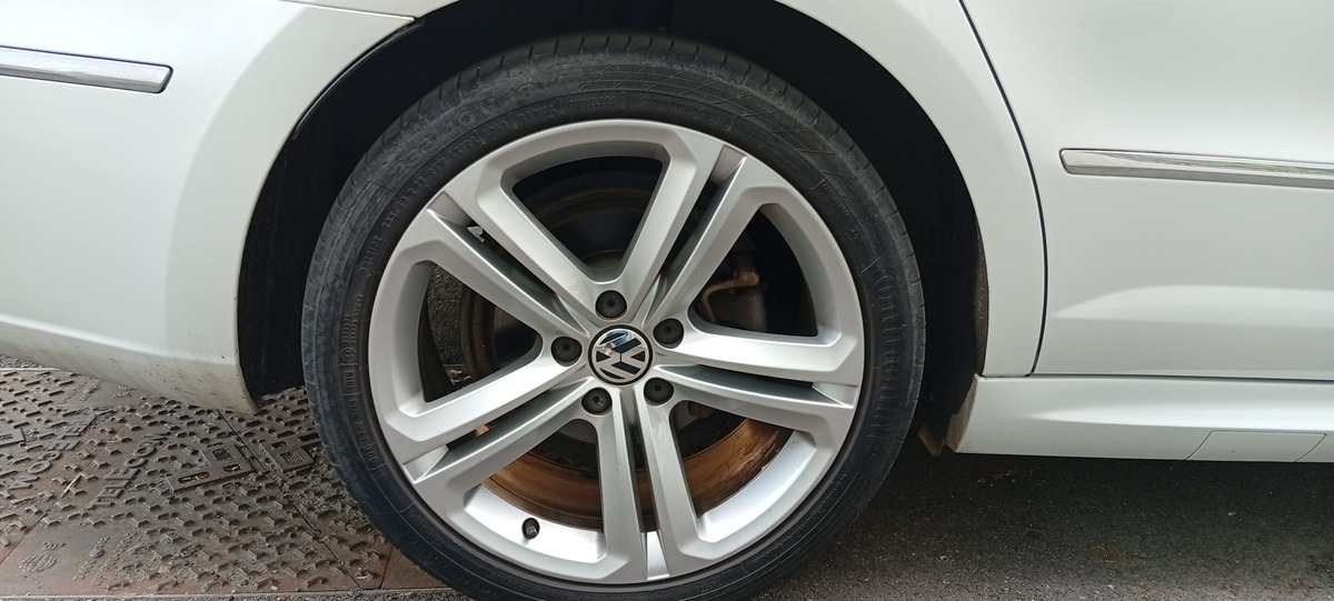 Volkswagen Passat CC 2.0 TDI 140ch Carat DSG6 Pack R line / Suivi d'entretien à jour