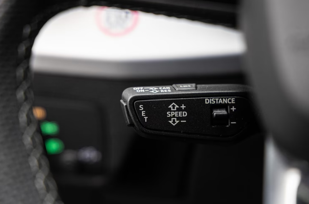 Audi Q2 35 TFSI 150ch S line S tronic 7 Toit ouvrant Feux matriciels
